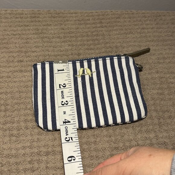 Chloe + Isabel Large Carryall Tote + Pouch - Picture 6 of 13